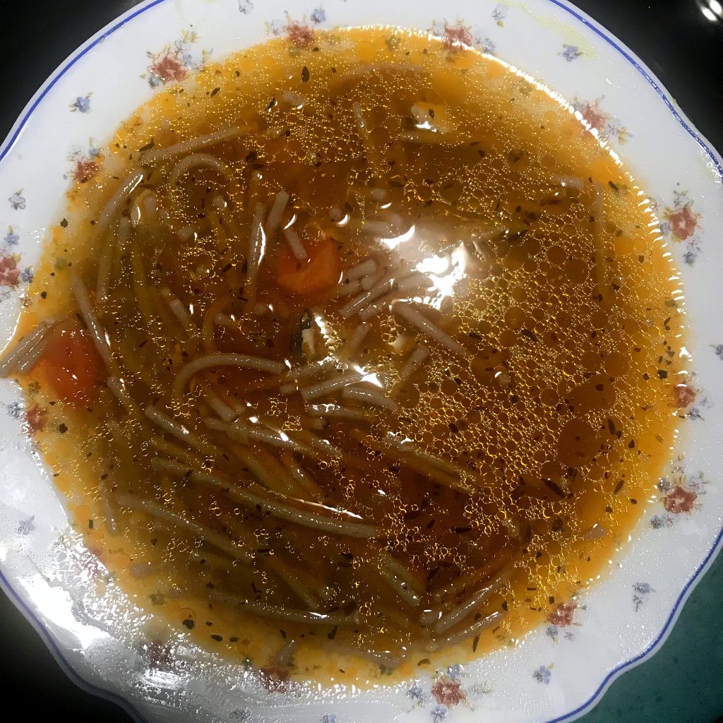 Fideos con pescadilla.