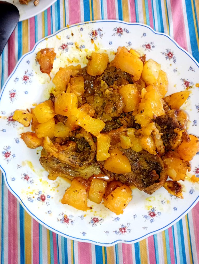 Cordero guisado con patatas
