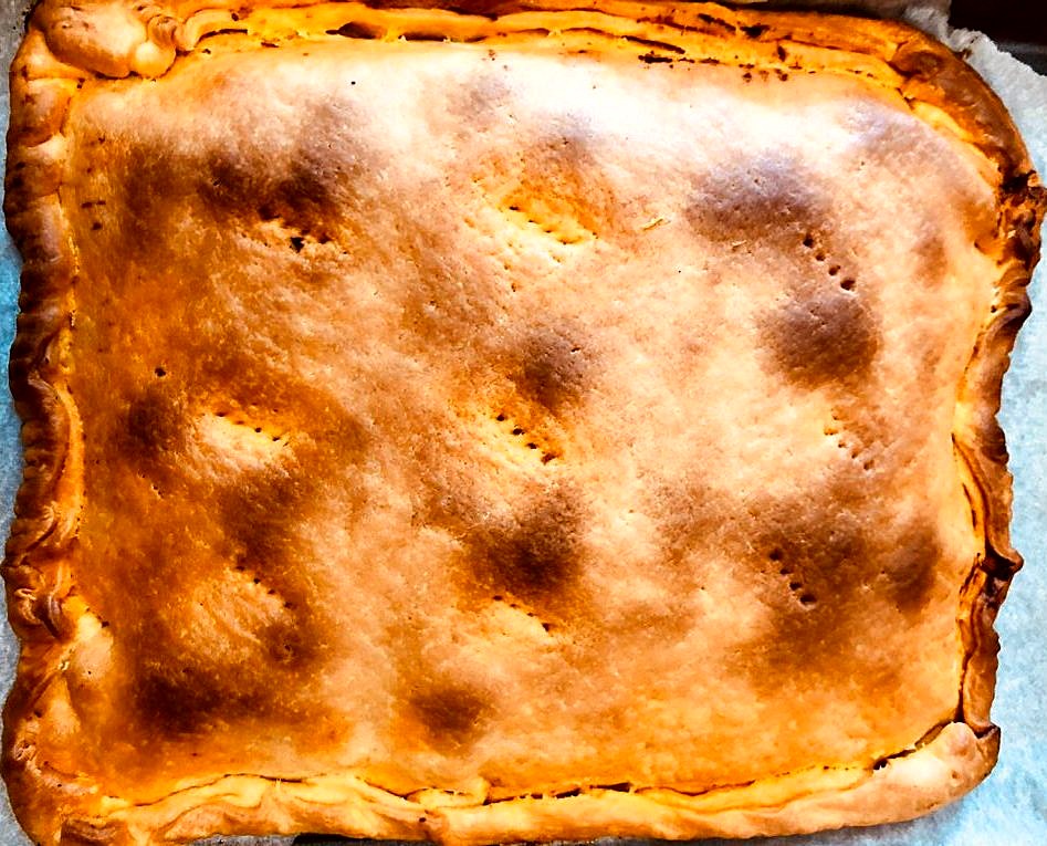 Empanada de atún con tomate