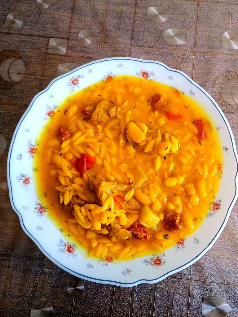 Gurullos con costilla.