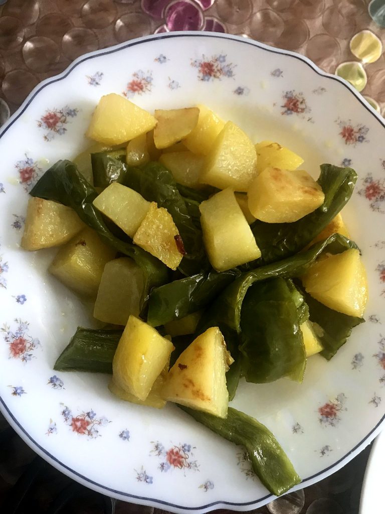 Patatas con pimientos