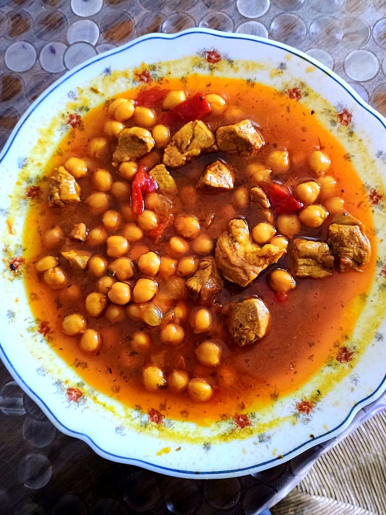 Potaje de garbanzos con solomillo de cerdo